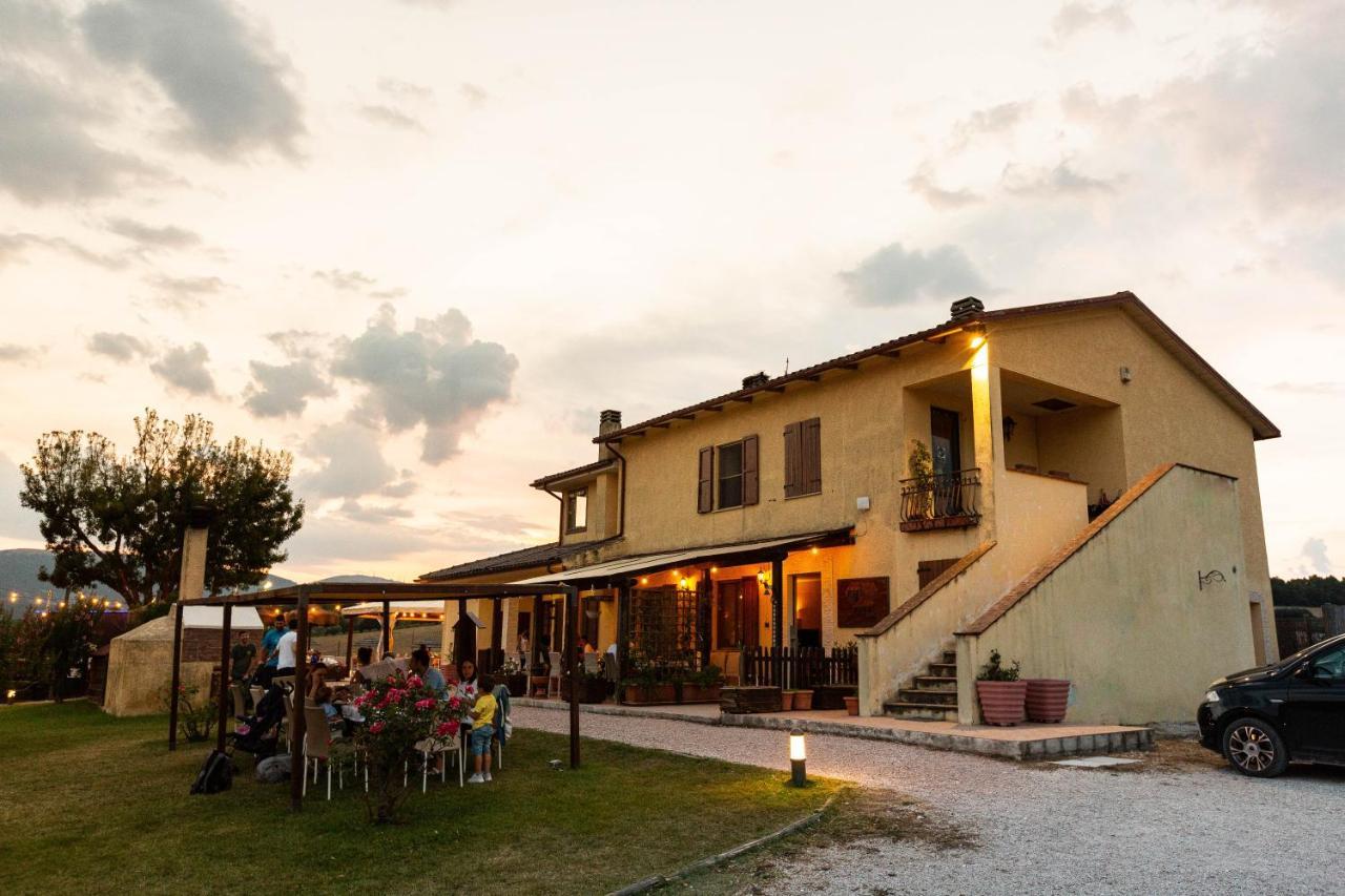 Agriturismo Agrileisuretime スポレート エクステリア 写真